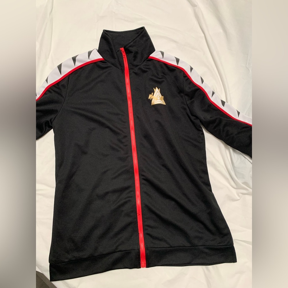 Iwatobi swim club track jacket  size Xl